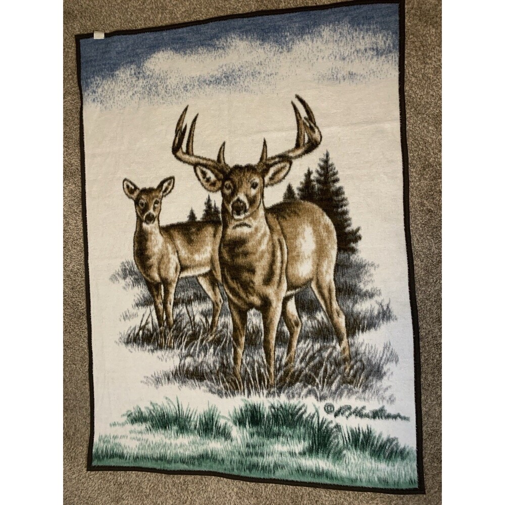 Biederlack Buck &โ Doe Deer Reversible Fuzzy Blanket USA Hunting Hautman